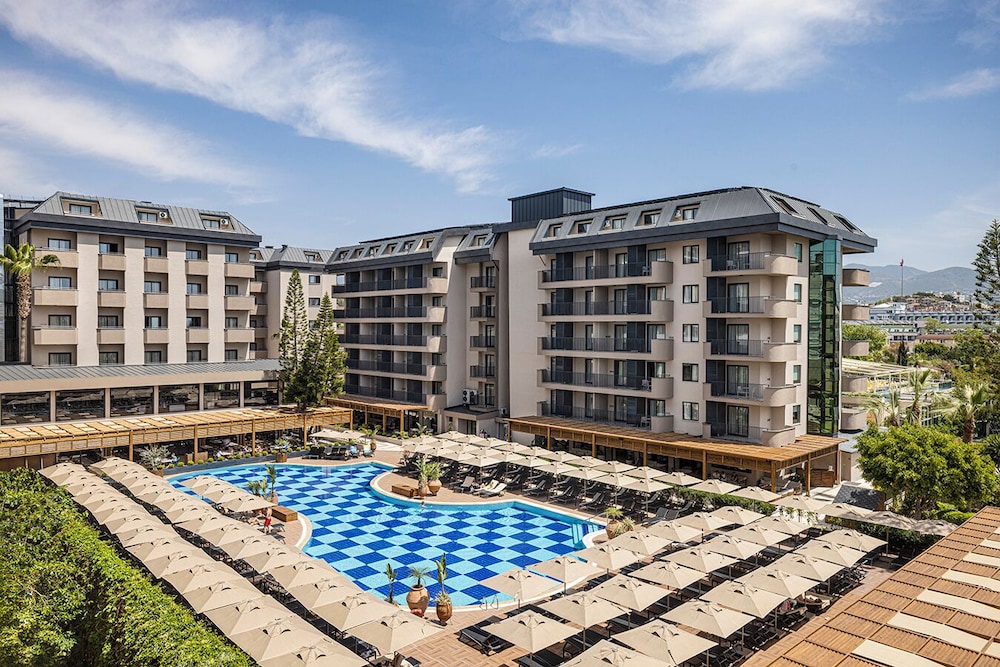 Kaia Coracesium — Swimming pool in Alanya