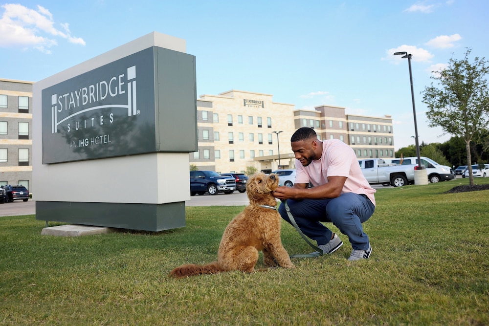 Staybridge Suites Clermont Southeast by IHG — Hotel building in Clermont, Florida