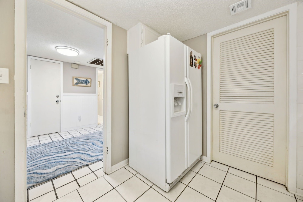 Pool View Condo with Access to Walking or Biking Pathway Throughout Amelia Island Plantation by RedAwning — Hotel rooms in Amelia Island, Florida