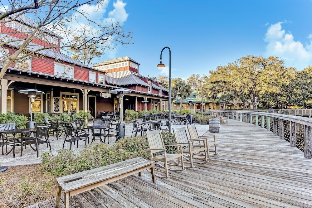 Pool View Condo with Access to Walking or Biking Pathway Throughout Amelia Island Plantation by RedAwning — Restaurant & bars in Amelia Island, Florida