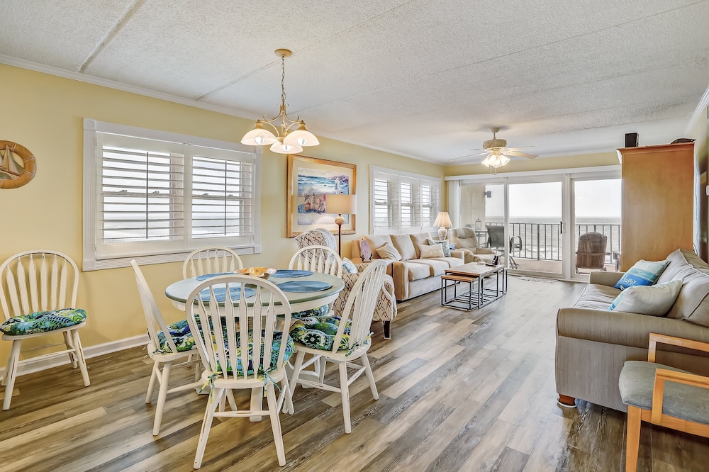 Ocean and Amelia Island View Condo with Oceanside Pool Access by RedAwning — Hotel rooms in Amelia Island, Florida