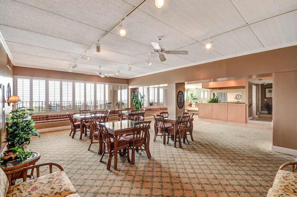 Ocean and Amelia Island View Condo with Oceanside Pool Access by RedAwning — Restaurant & bars in Amelia Island, Florida