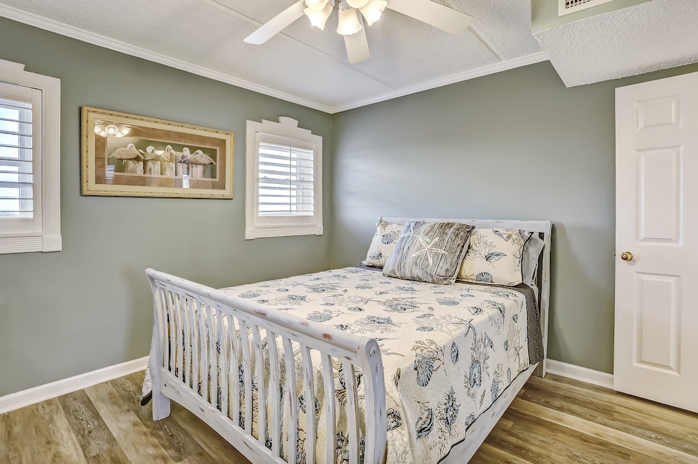 Ocean and Amelia Island View Condo with Oceanside Pool Access by RedAwning — Hotel rooms in Amelia Island, Florida