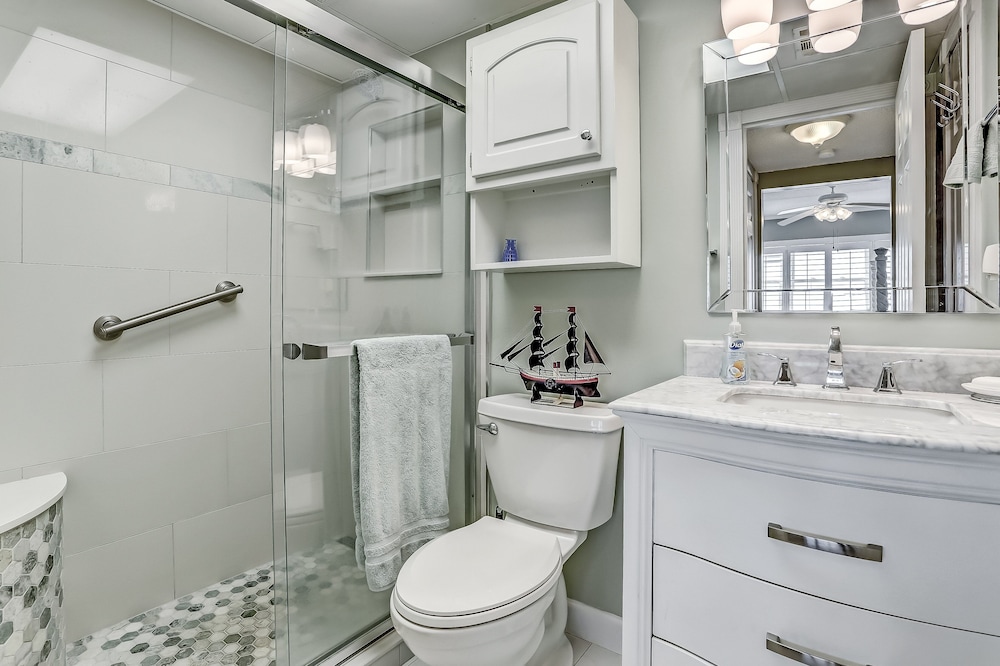 Ocean and Amelia Island View Condo with Oceanside Pool Access by RedAwning — Hotel rooms in Amelia Island, Florida