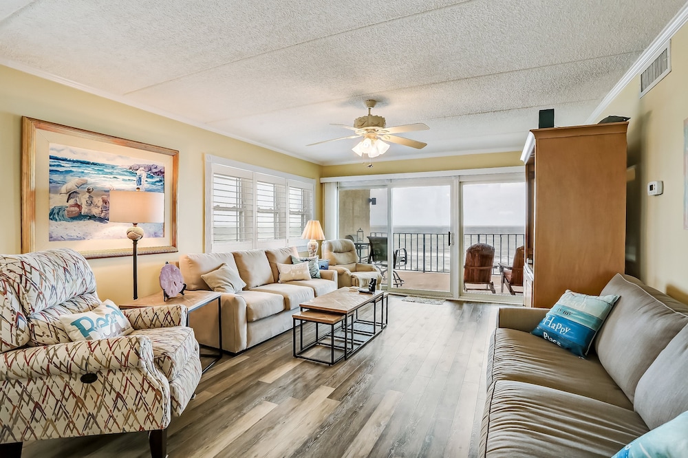 Ocean and Amelia Island View Condo with Oceanside Pool Access by RedAwning — Hotel rooms in Amelia Island, Florida