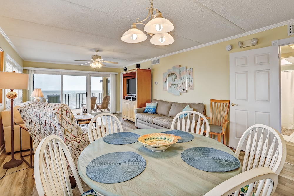 Ocean and Amelia Island View Condo with Oceanside Pool Access by RedAwning — Hotel rooms in Amelia Island, Florida