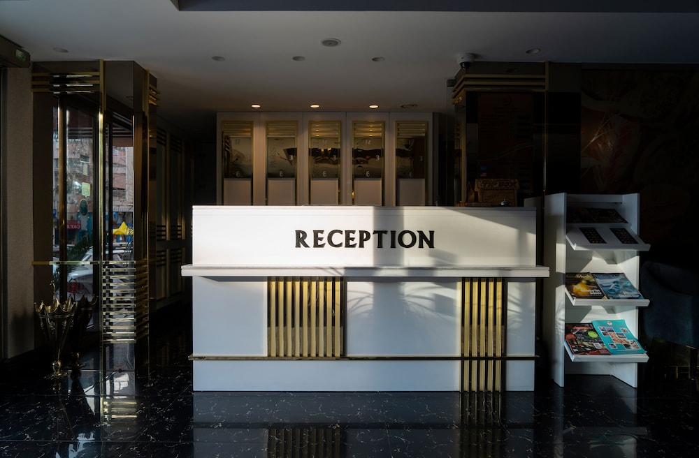 Sky Kamer Hotel — Hotel building in Antalya