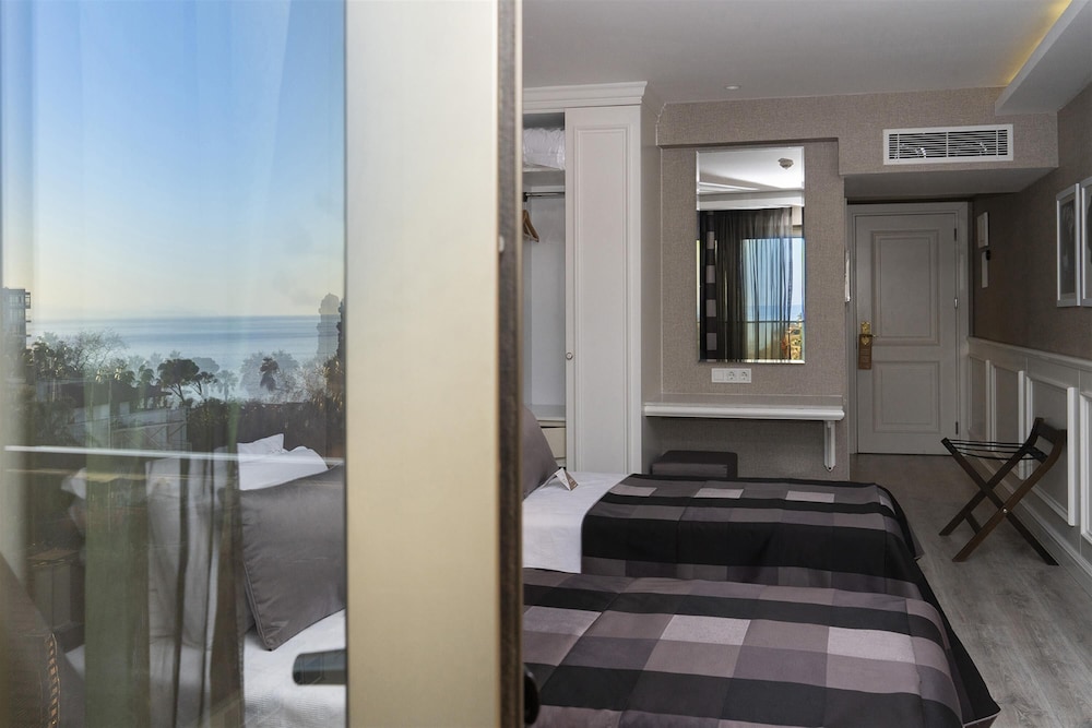 Sky Kamer Hotel — Hotel rooms in Antalya