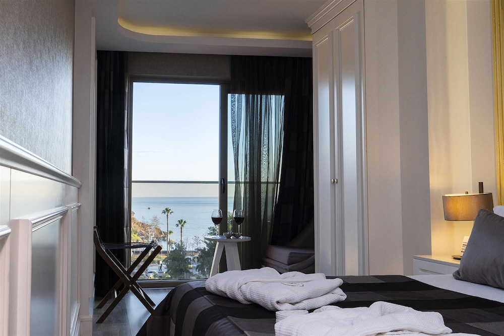 Sky Kamer Hotel — Hotel rooms in Antalya