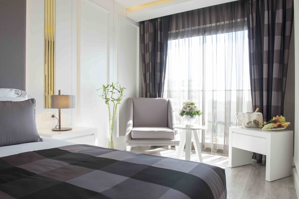 Sky Kamer Hotel — Hotel rooms in Antalya