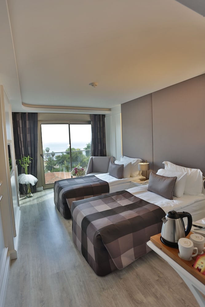 Sky Kamer Hotel — Hotel rooms in Antalya