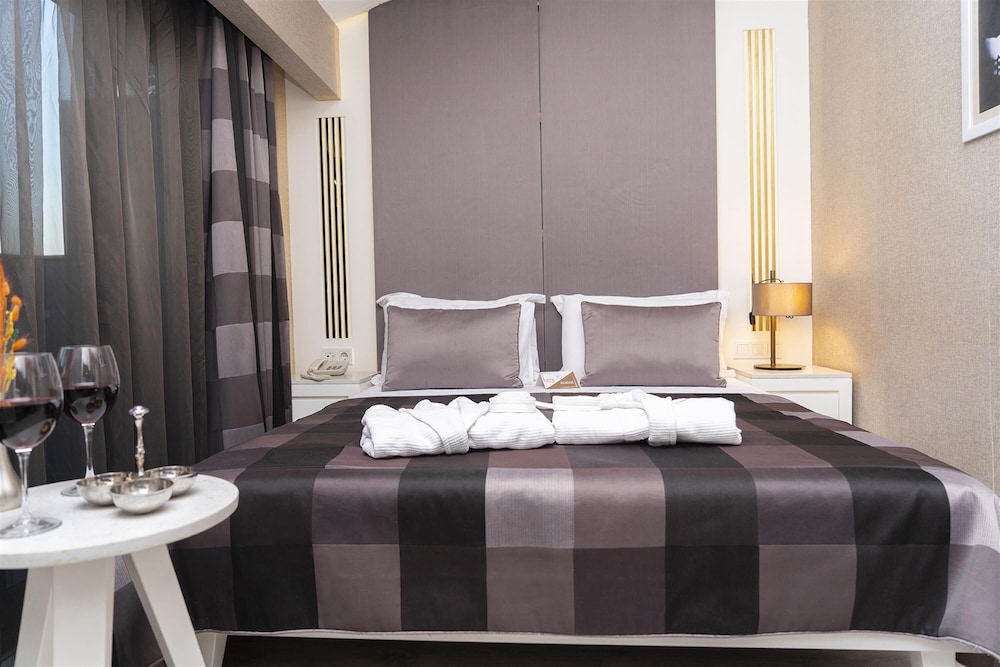 Sky Kamer Hotel — Hotel rooms in Antalya