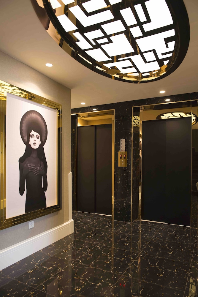 Sky Kamer Hotel — Hotel building in Antalya