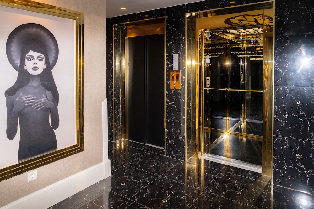 Sky Kamer Hotel — Hotel building in Antalya
