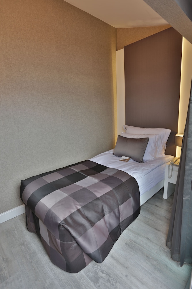 Sky Kamer Hotel — Hotel rooms in Antalya