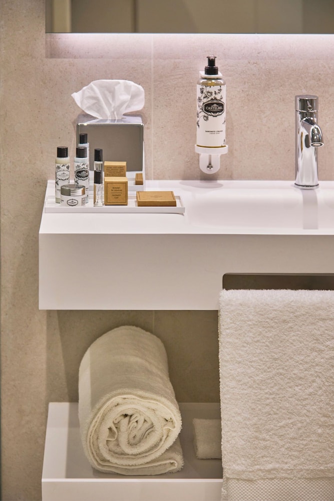 The Editory By The Sea Lagos Hotel — Hotel rooms in Lagos, Faro