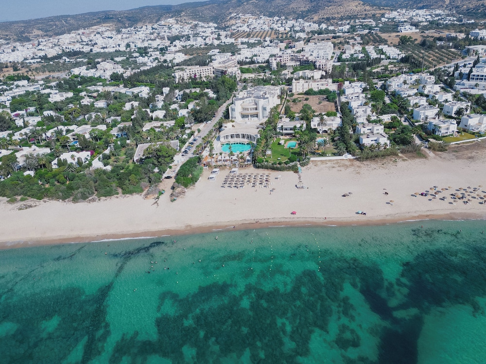 Nahrawess Resort & Thalasso — Beach in Hammamet, Nabeul