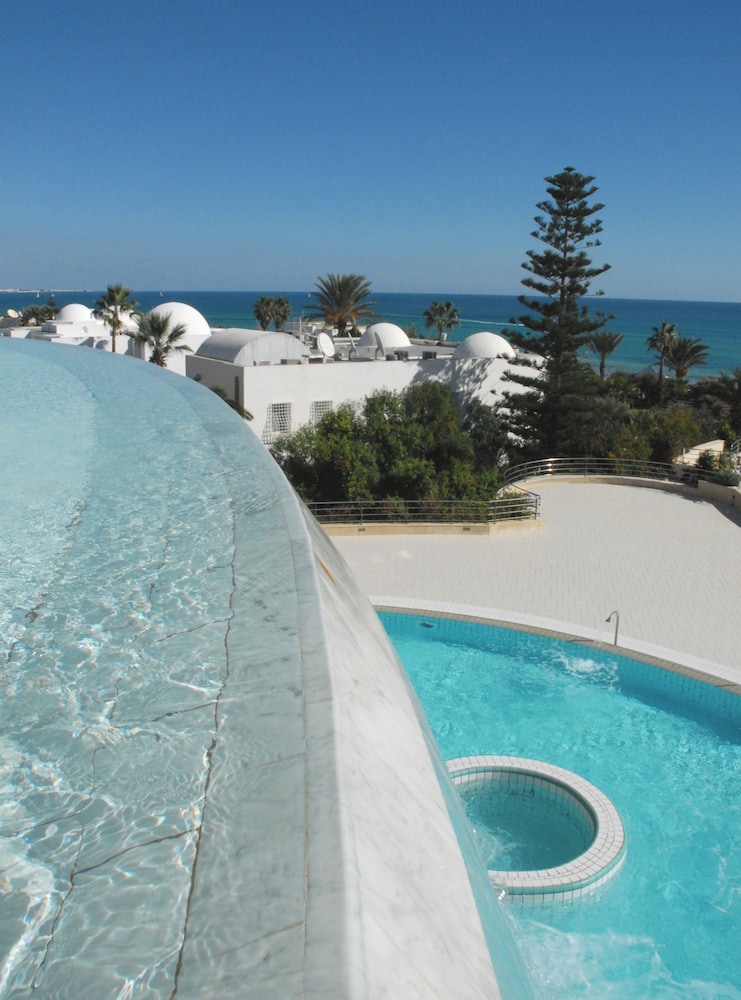 Nahrawess Resort & Thalasso — Swimming pool in Hammamet, Nabeul