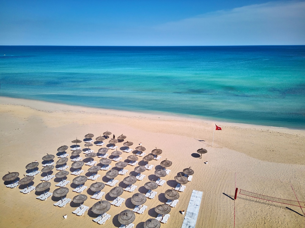 Nahrawess Resort & Thalasso — Beach in Hammamet, Nabeul