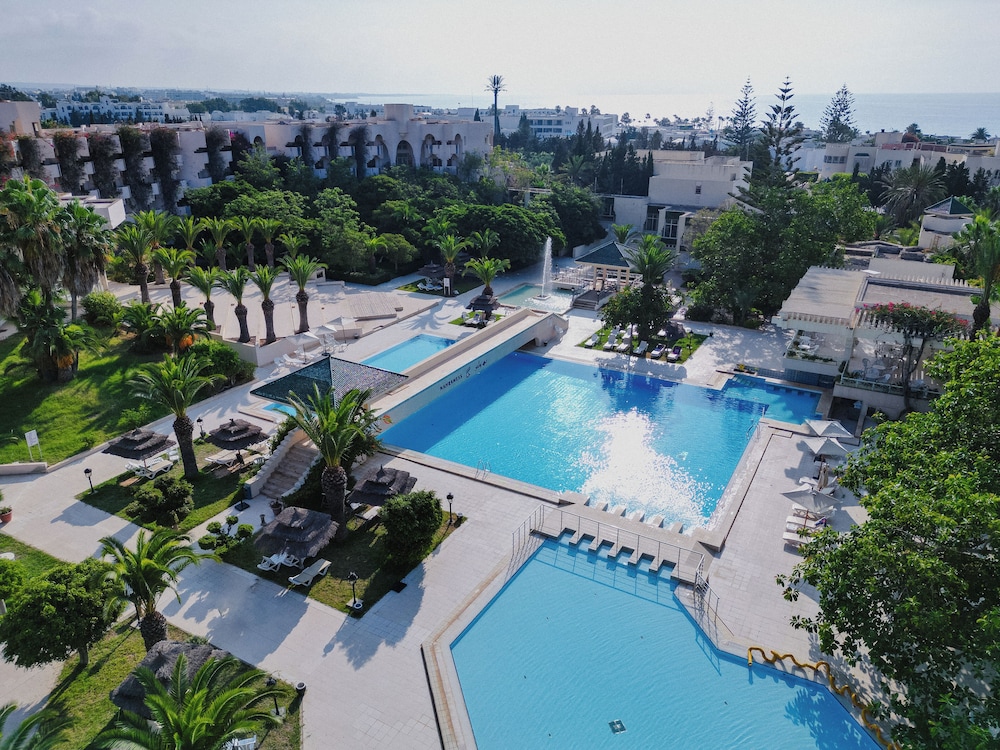 Nahrawess Resort & Thalasso — Swimming pool in Hammamet, Nabeul