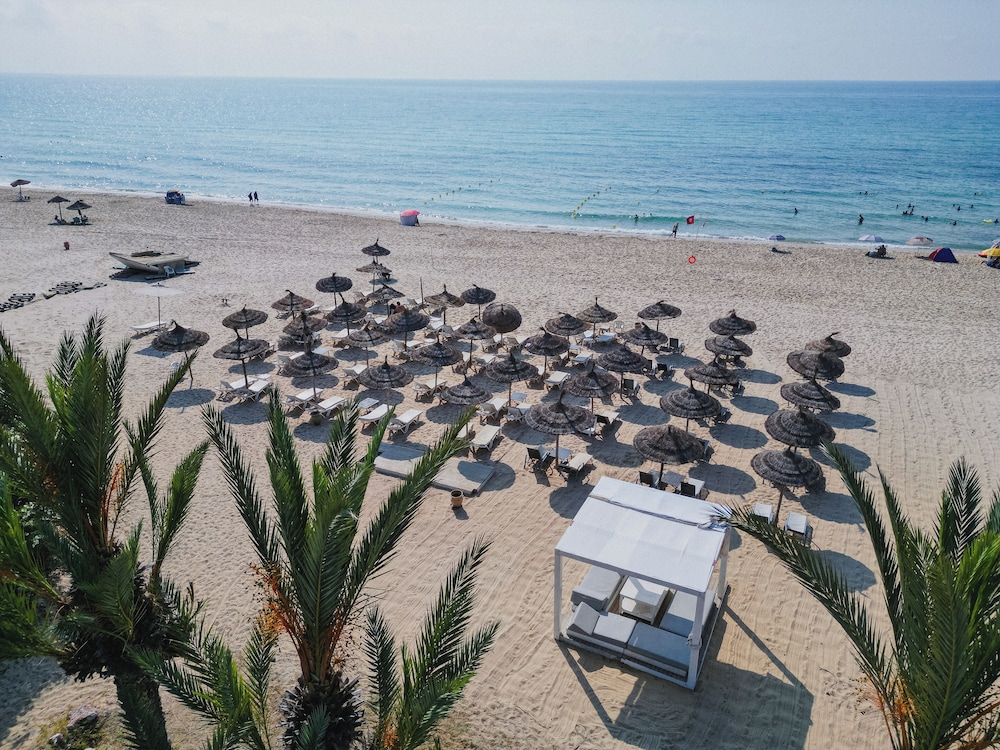 Nahrawess Resort & Thalasso — Beach in Hammamet, Nabeul