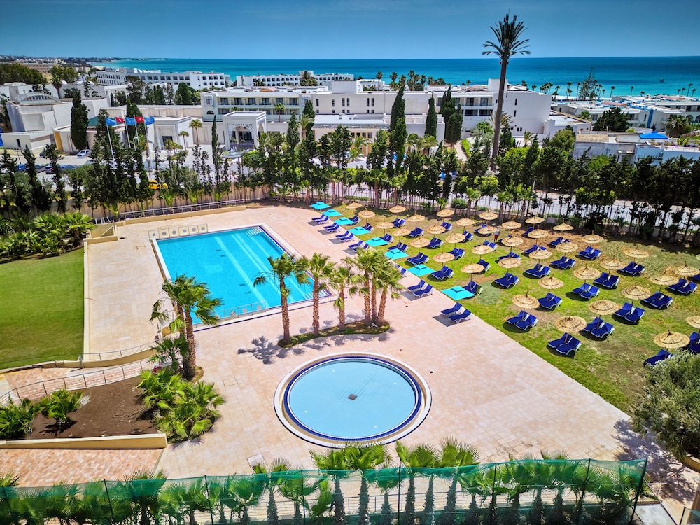 Nahrawess Resort & Thalasso — Swimming pool in Hammamet, Nabeul