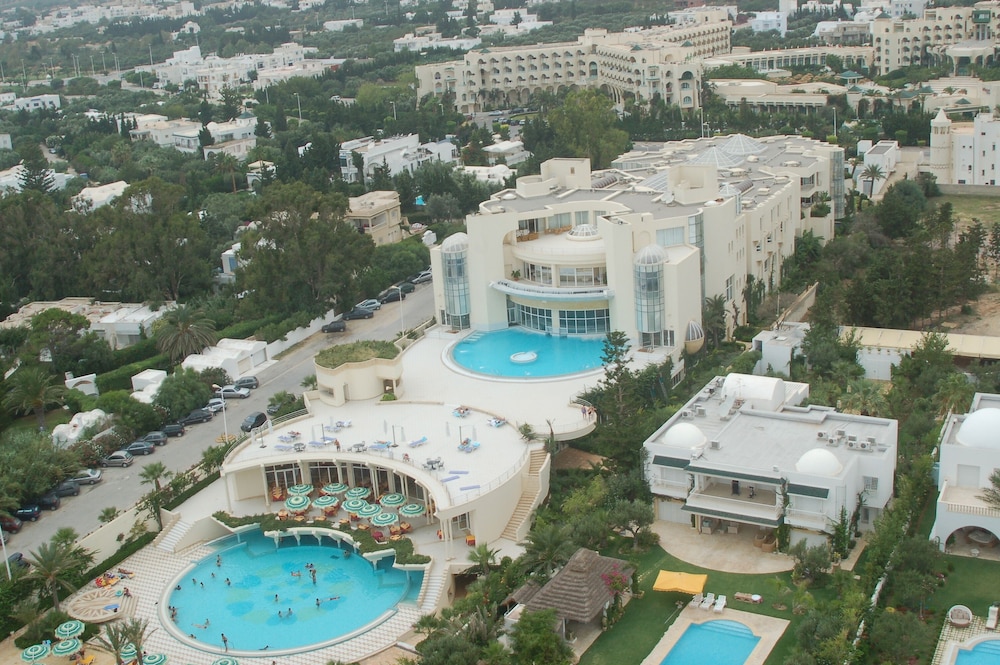 Nahrawess Resort & Thalasso — Swimming pool in Hammamet, Nabeul