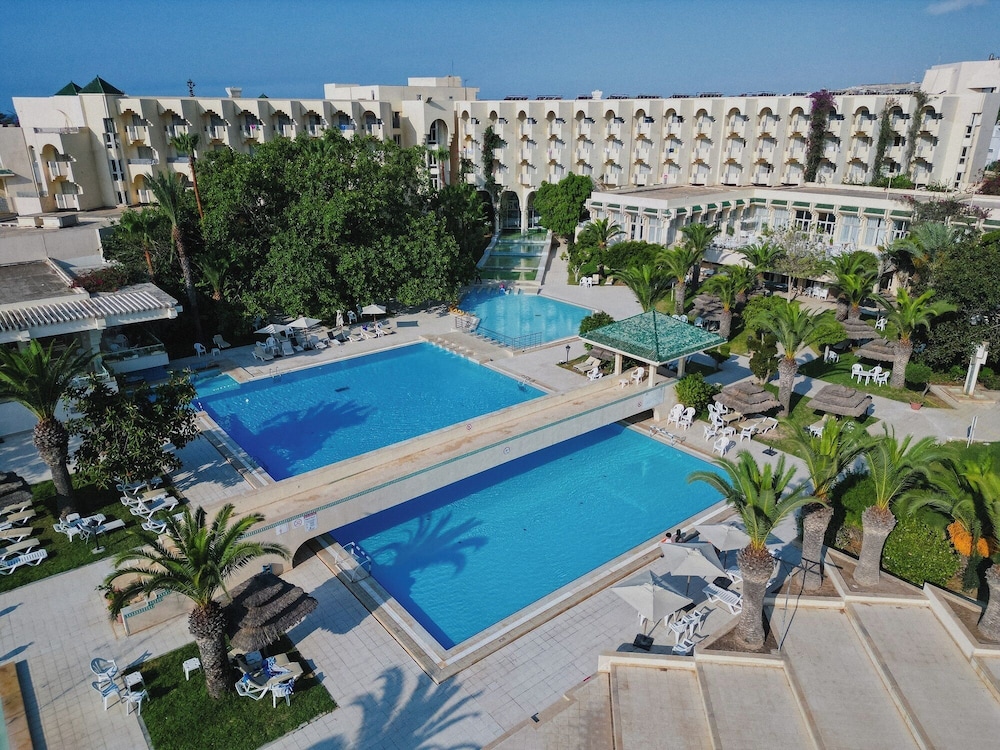 Nahrawess Resort & Thalasso — Swimming pool in Hammamet, Nabeul