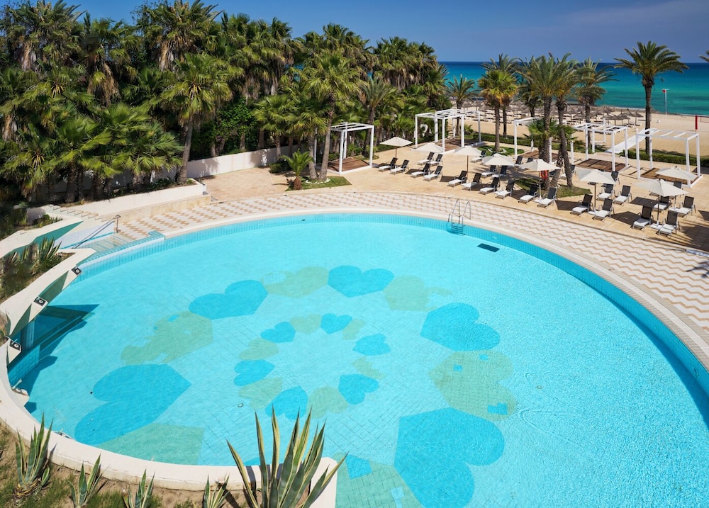 Nahrawess Resort & Thalasso — Swimming pool in Hammamet, Nabeul