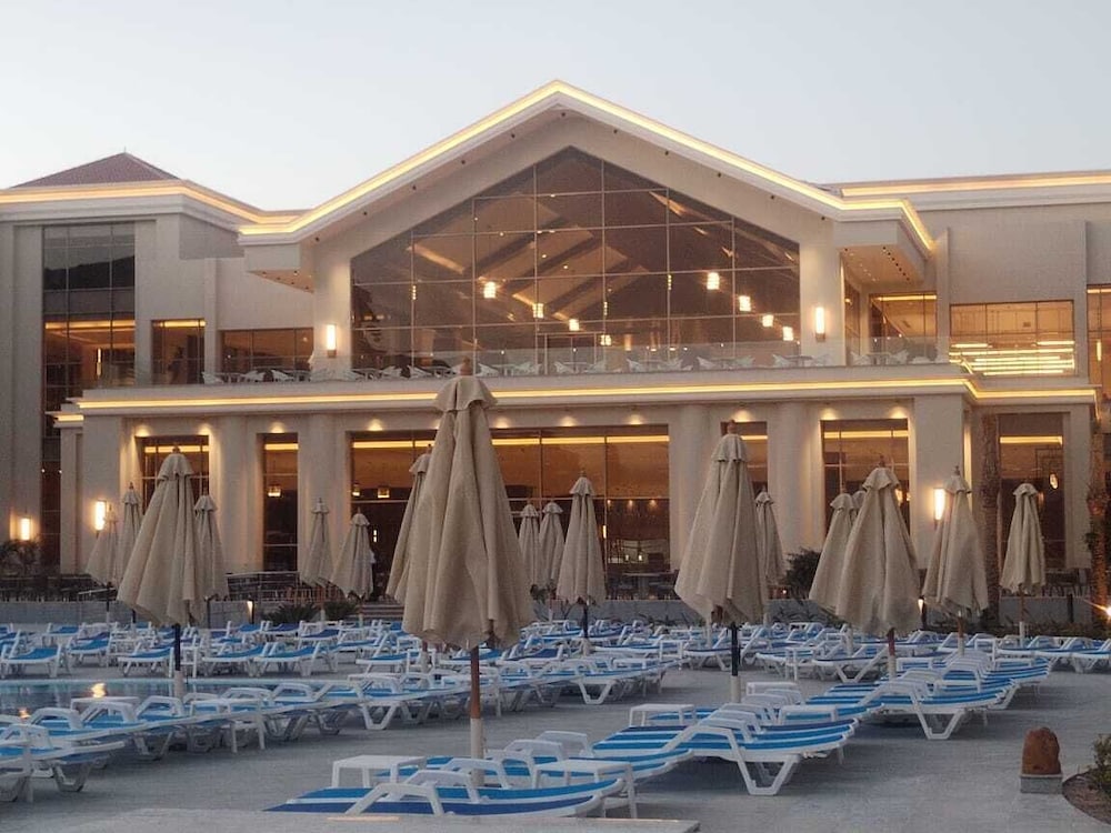 SRNTY Sahl Hasheesh — Hotel building in Sahl Hasheesh, Red Sea