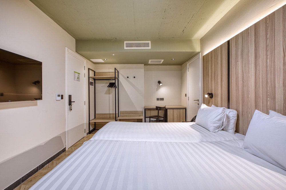VITA Hotel & Rooftop — Hotel rooms in St Julian’s, Malta Island
