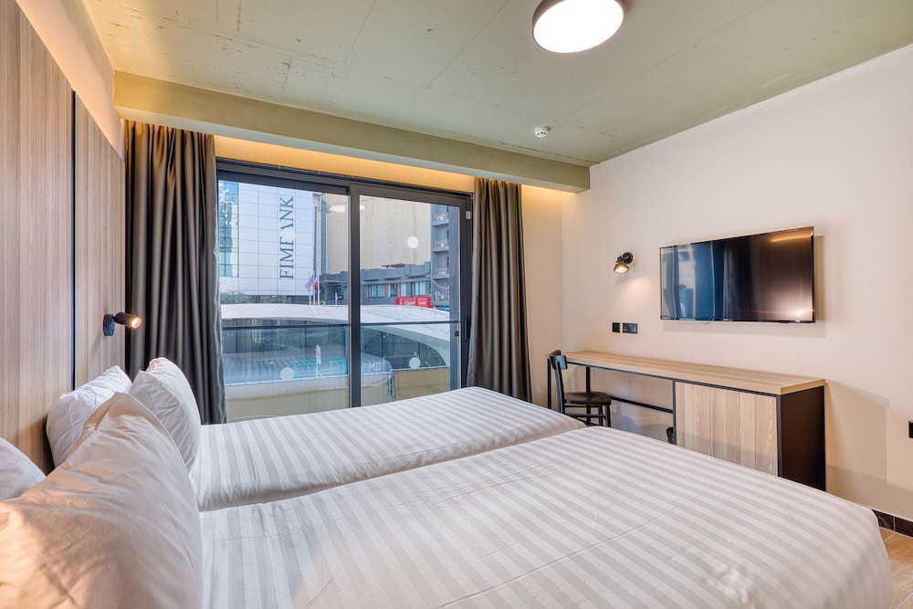 VITA Hotel & Rooftop — Hotel rooms in St Julian’s, Malta Island