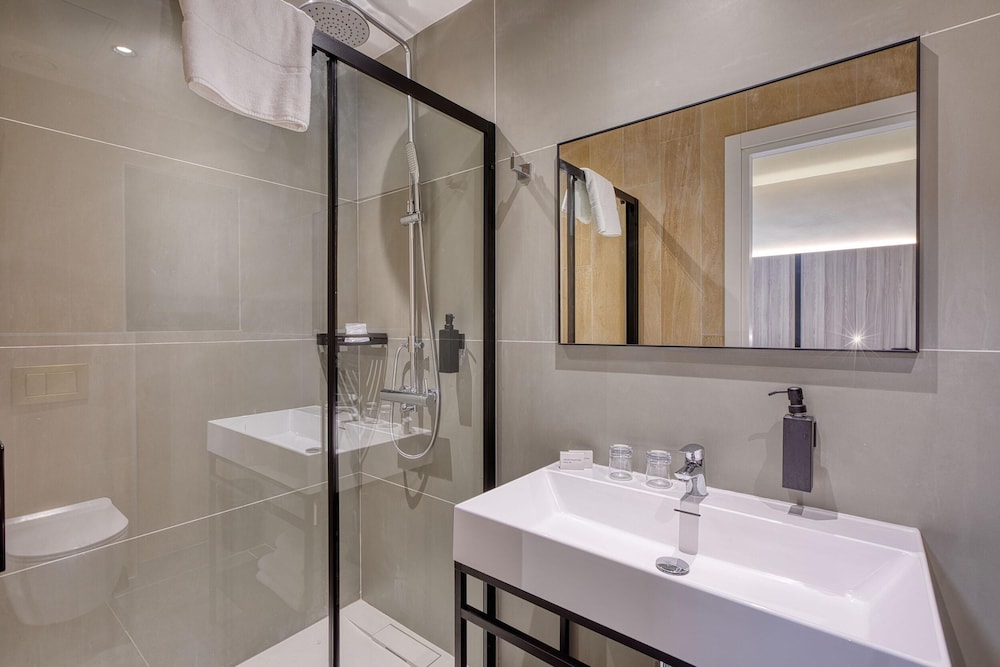 VITA Hotel & Rooftop — Hotel rooms in St Julian’s, Malta Island