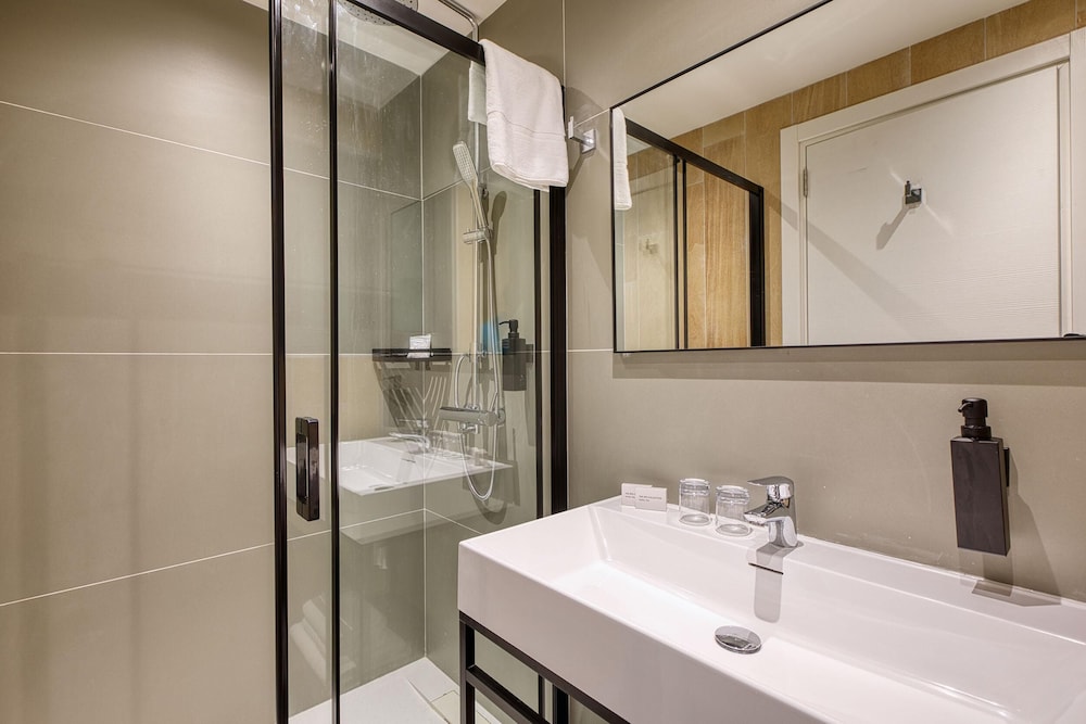 VITA Hotel & Rooftop — Hotel rooms in St Julian’s, Malta Island