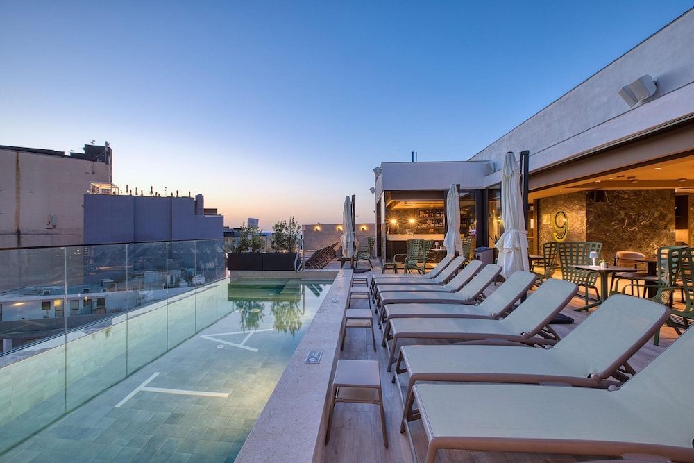 VITA Hotel & Rooftop — Swimming pool in St Julian’s, Malta Island