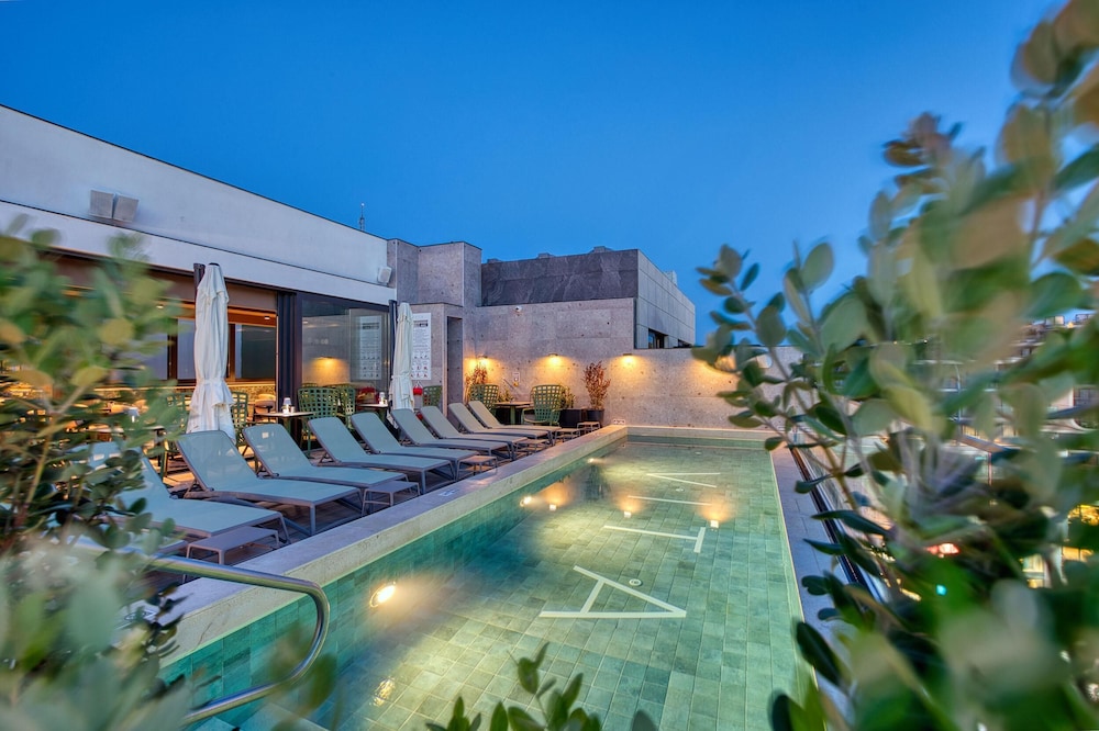VITA Hotel & Rooftop — Swimming pool in St Julian’s, Malta Island