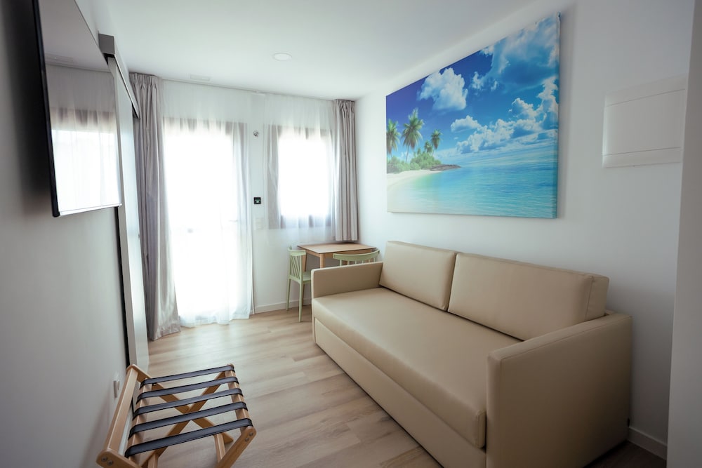 Magic Pirates Island Resort — Hotel rooms in Benidorm, Valencian Community