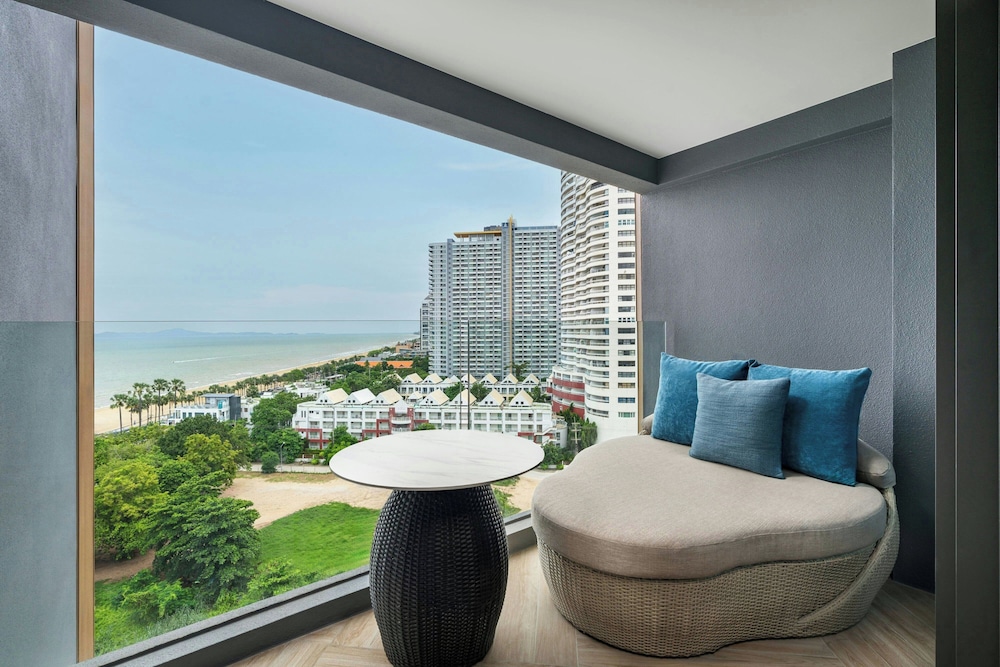 Pattaya Marriott Resort And Spa — Hotel rooms in Pattaya, Chonburi