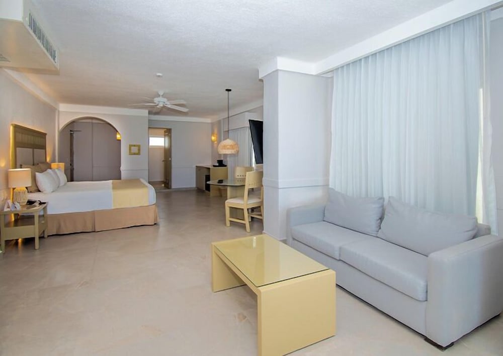 Hotel NYX Cancun - Near La Isla Shopping Mall — Hotel rooms in Cancun, Quintana Roo