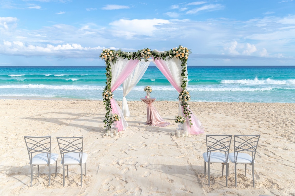 Hotel NYX Cancun - Near La Isla Shopping Mall — Beach in Cancun, Quintana Roo