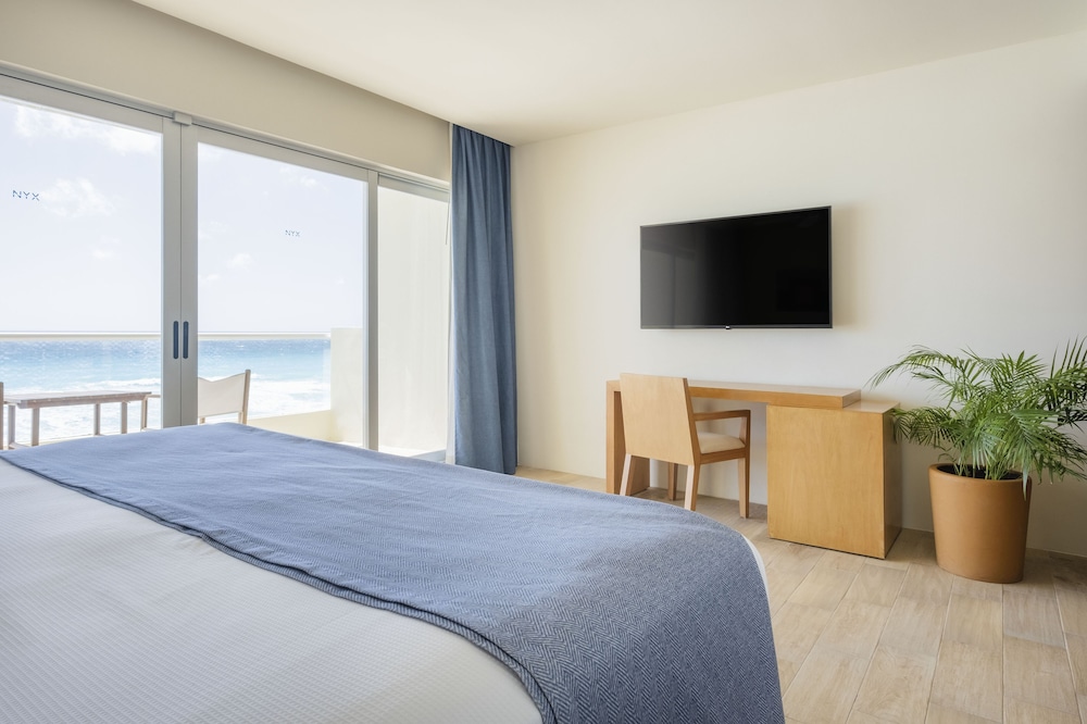 Hotel NYX Cancun - Near La Isla Shopping Mall — Hotel rooms in Cancun, Quintana Roo