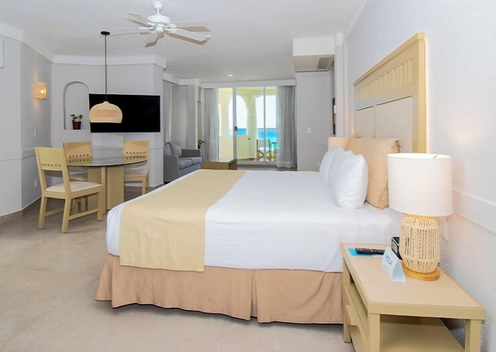 Hotel NYX Cancun - Near La Isla Shopping Mall — Hotel rooms in Cancun, Quintana Roo