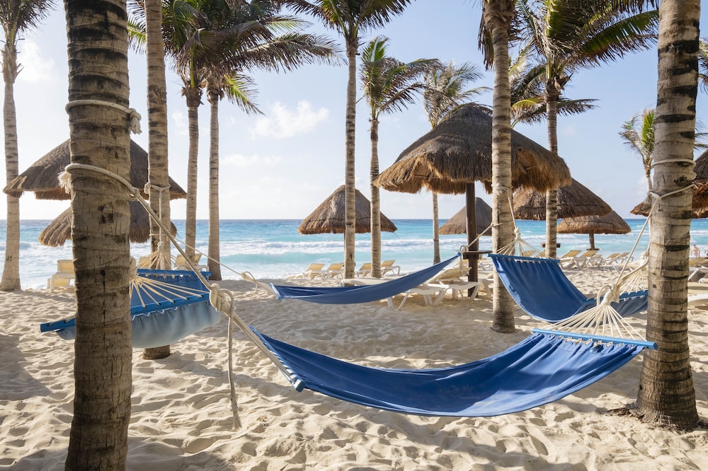 Hotel NYX Cancun - Near La Isla Shopping Mall — Beach in Cancun, Quintana Roo