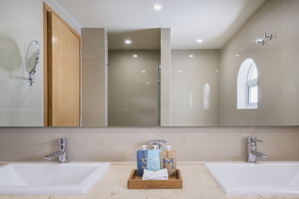 Hotel NYX Cancun - Near La Isla Shopping Mall — Hotel rooms in Cancun, Quintana Roo