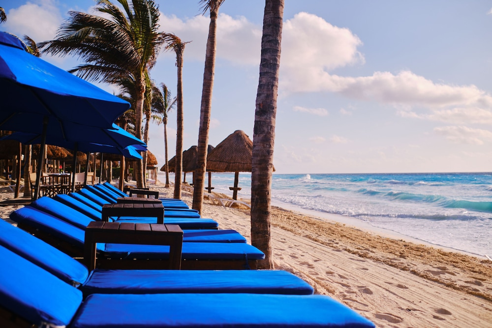 Hotel NYX Cancun - Near La Isla Shopping Mall — Beach in Cancun, Quintana Roo