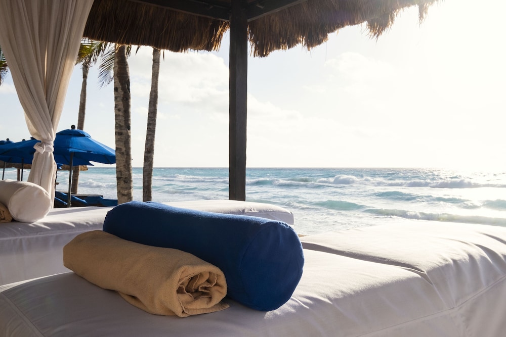 Hotel NYX Cancun - Near La Isla Shopping Mall — Beach in Cancun, Quintana Roo