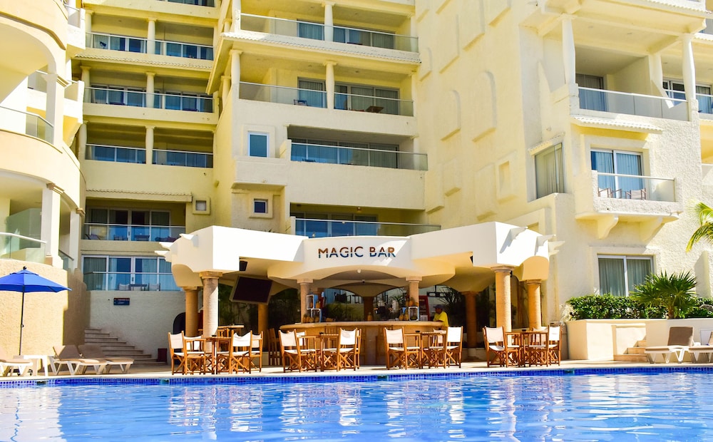 Hotel NYX Cancun - Near La Isla Shopping Mall — Restaurant & bars in Cancun, Quintana Roo