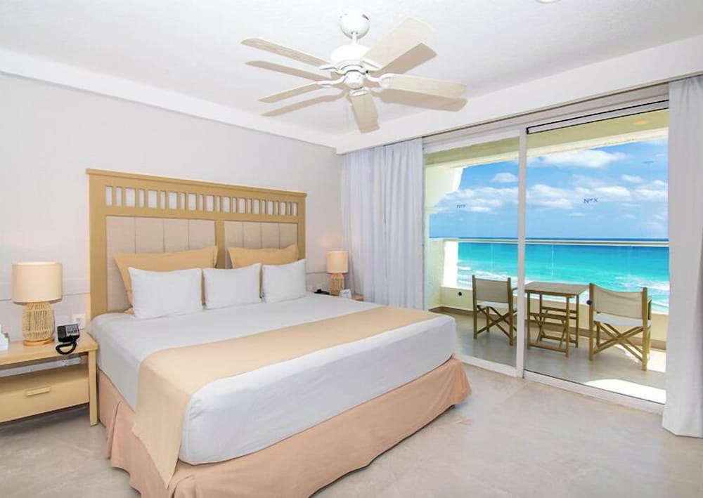 Hotel NYX Cancun - Near La Isla Shopping Mall — Hotel rooms in Cancun, Quintana Roo