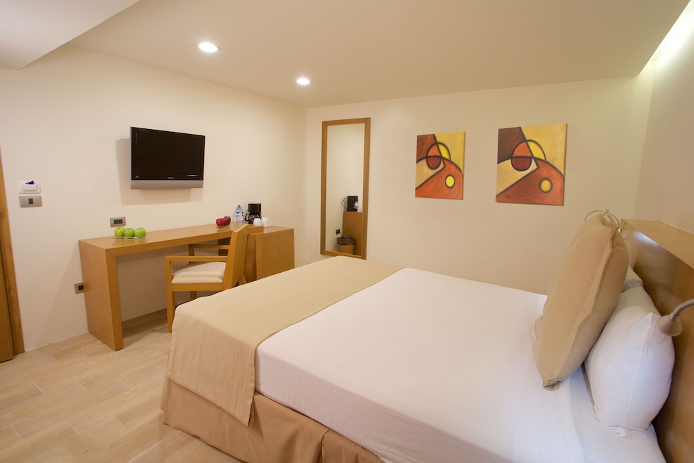 Hotel NYX Cancun - Near La Isla Shopping Mall — Hotel rooms in Cancun, Quintana Roo