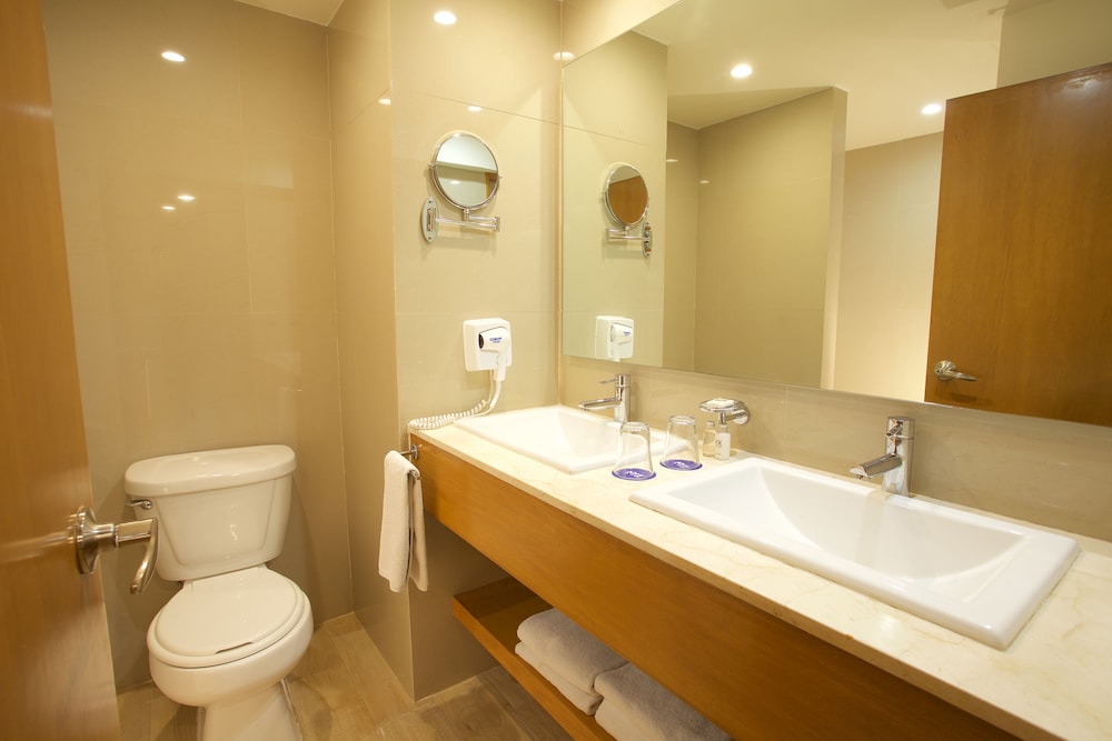 Hotel NYX Cancun - Near La Isla Shopping Mall — Hotel rooms in Cancun, Quintana Roo